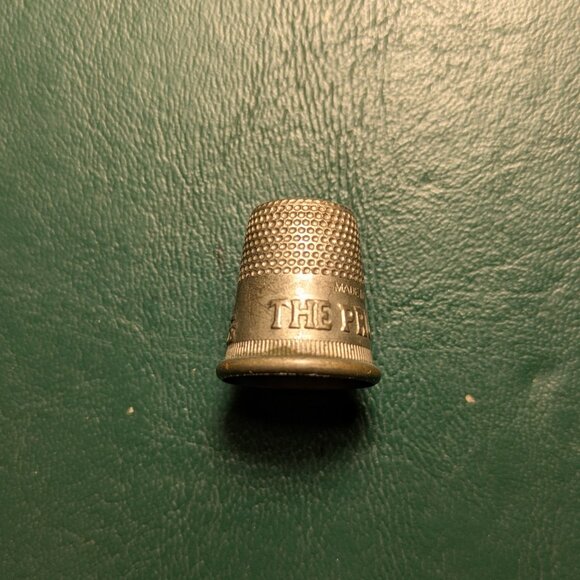 Lot of 2 vintage advertising thimbles: Prudential Insurance, Liberty Savings - Picture 3 of 11
